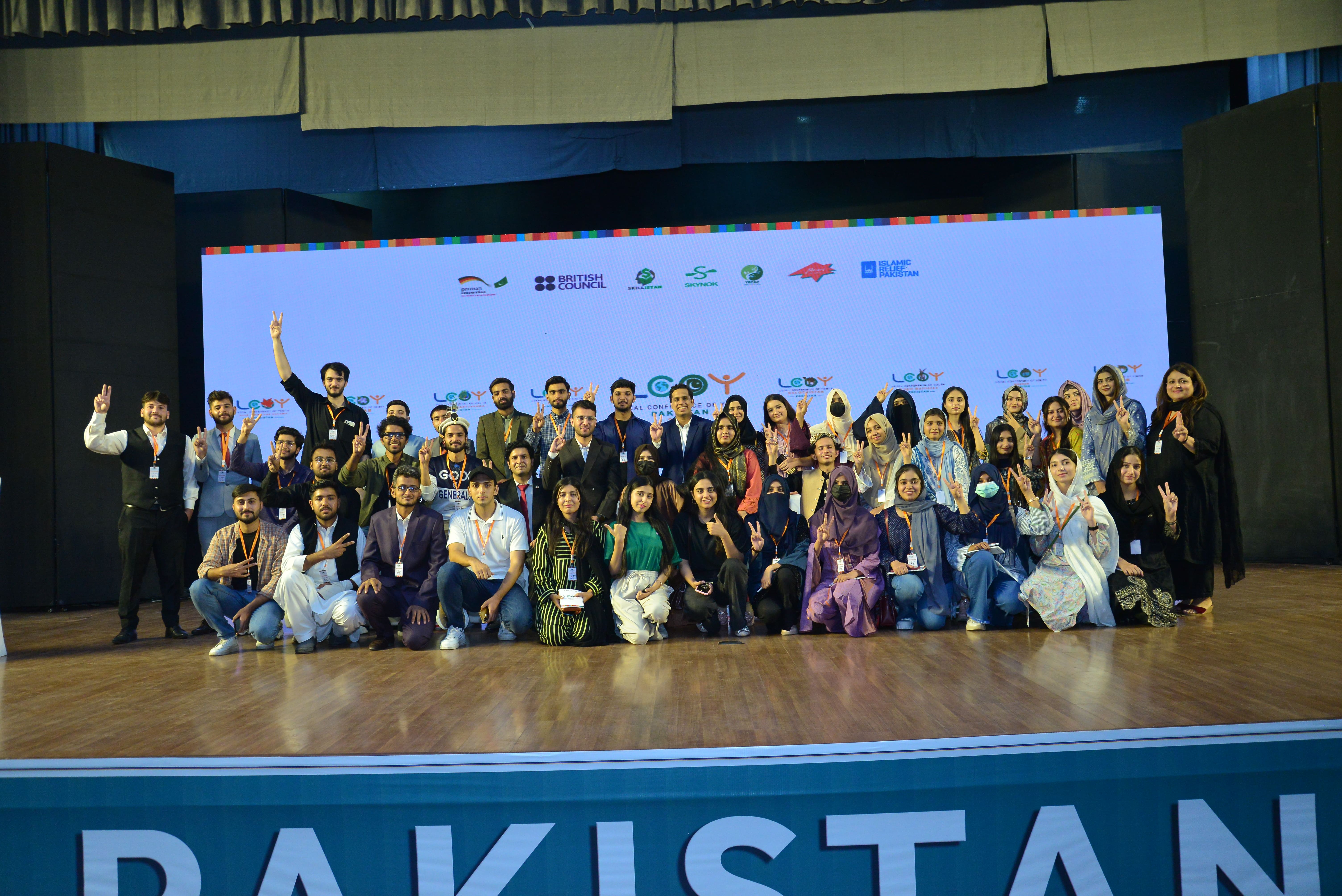Skillistan volunteers and community members collaborating